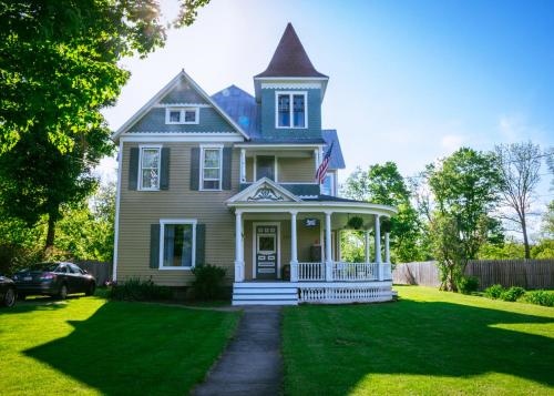 The Burdett House Bed & Breakfast