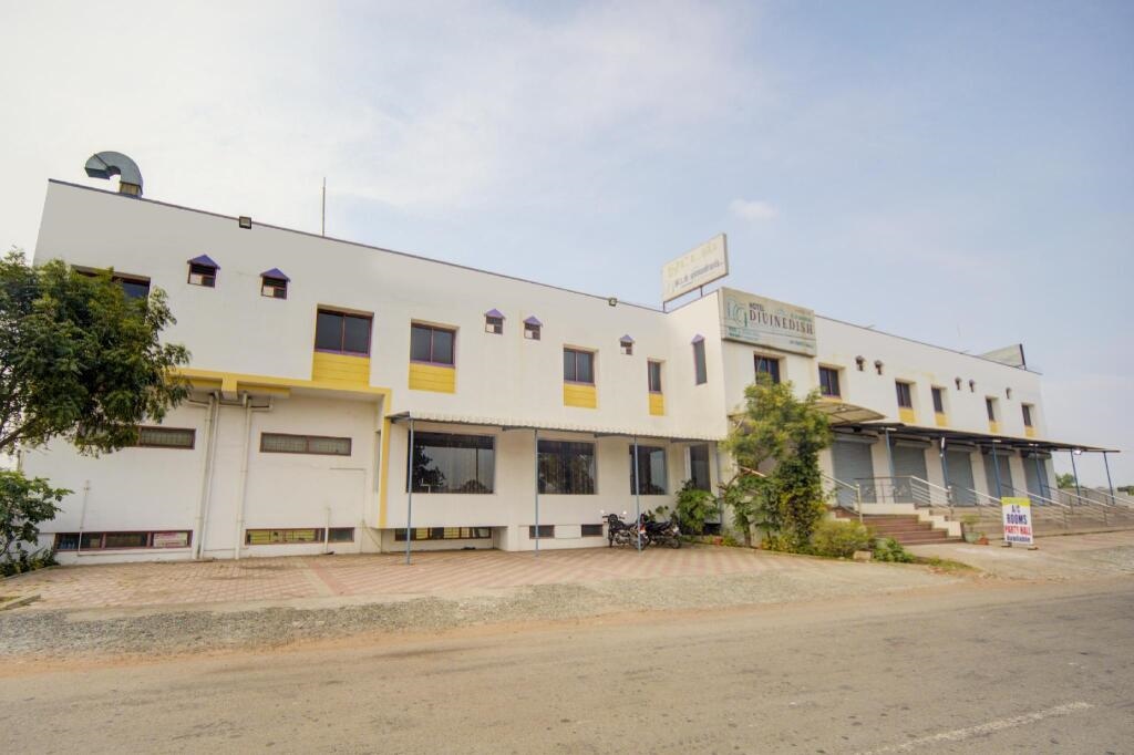 Capital O 77431 Aar Bee Gee Hotel