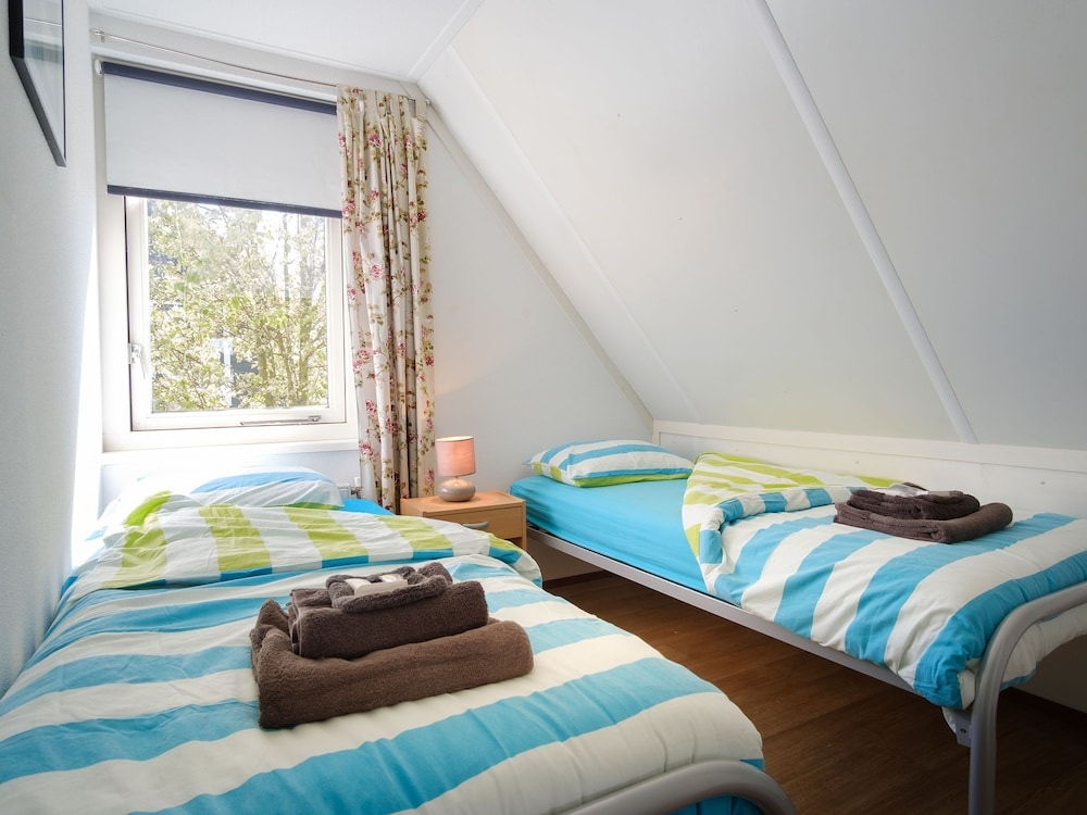 Atmospheric Holiday Home in a Quiet Location on the Outskirts of Zonnemaire