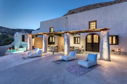 Canava Villas In Santorini