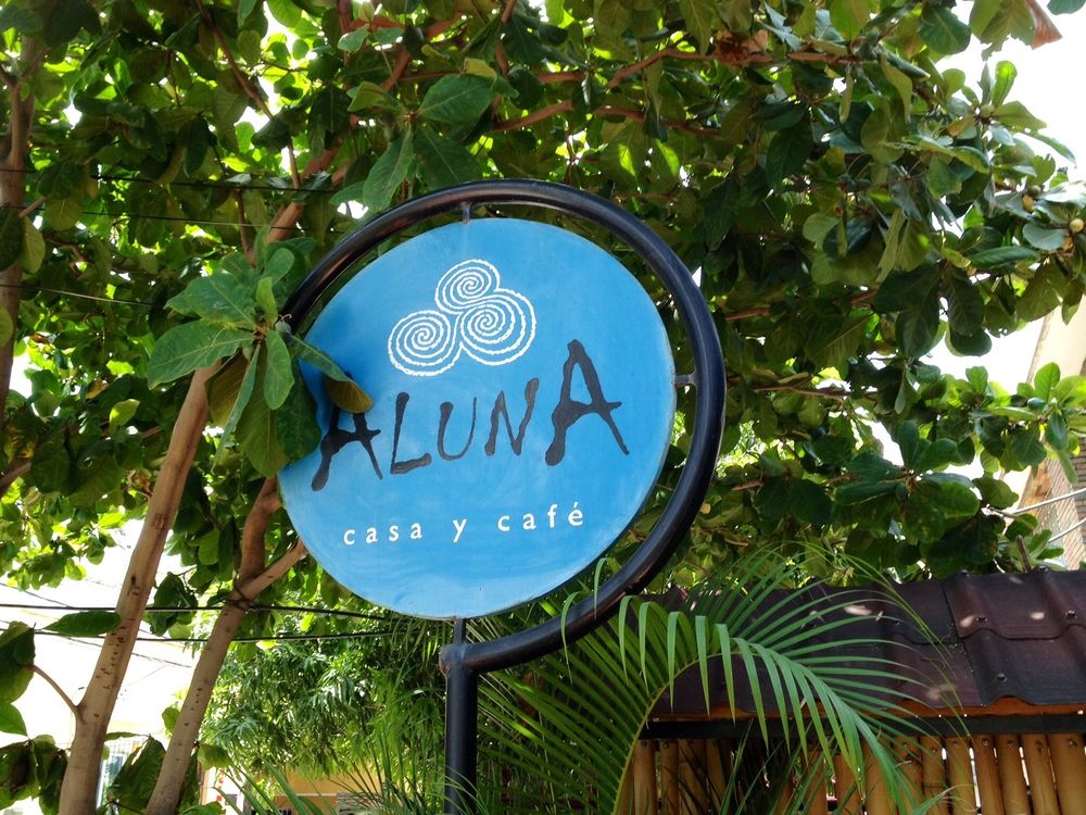Aluna Casa y Cafe