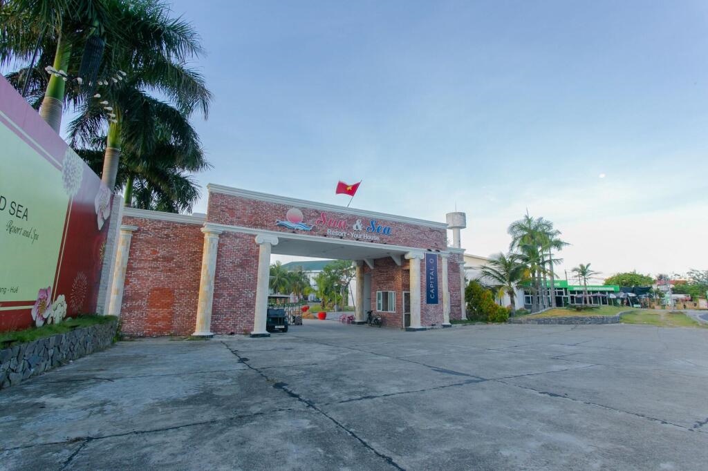 Capital O 1078 Sun & Sea Resort Hue