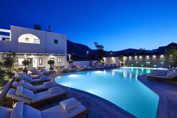 Amara Suites Santorini
