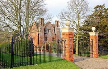 Beautifully Converted 19Th Century Coach House With Stunning Ground Fl