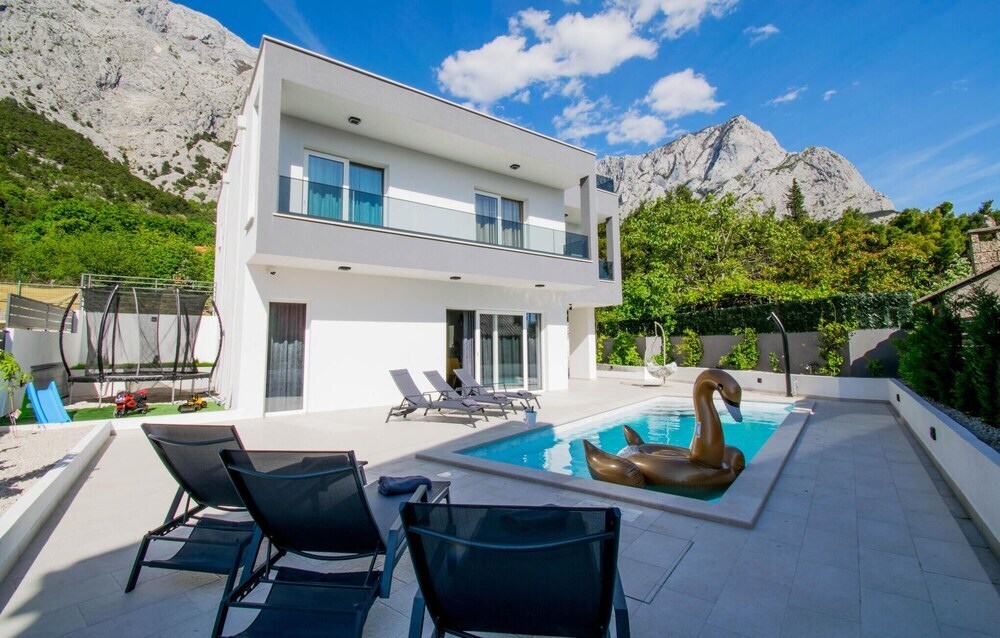 Beautiful Home In Bast With Outdoor Swimming Pool, Wifi And 3 Bedrooms