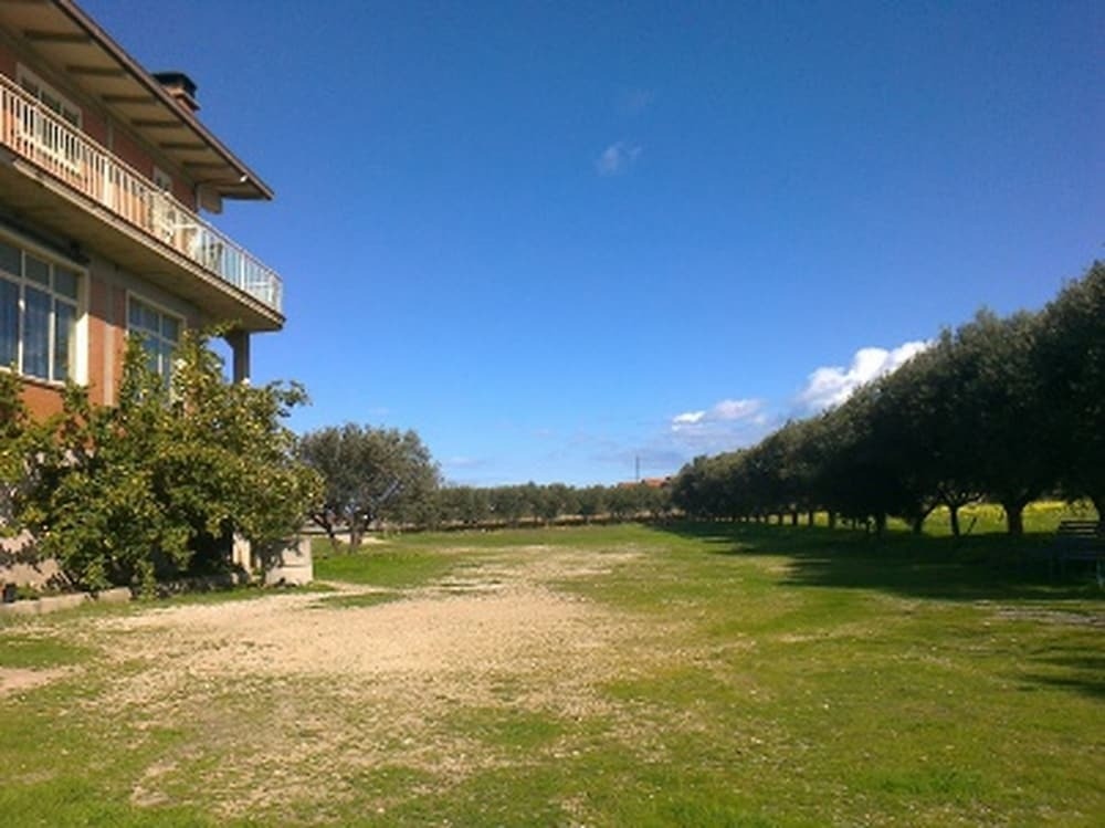 5 Seater Room For Rent With Private Bathroom - Molise