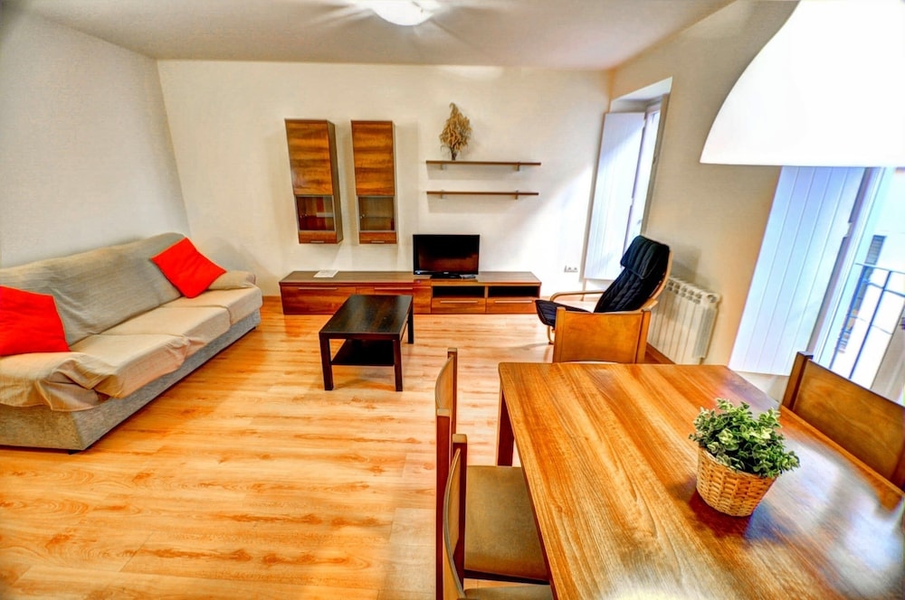 Apartamentos Plaza de la Vila by Hello Apartments Cerdanya