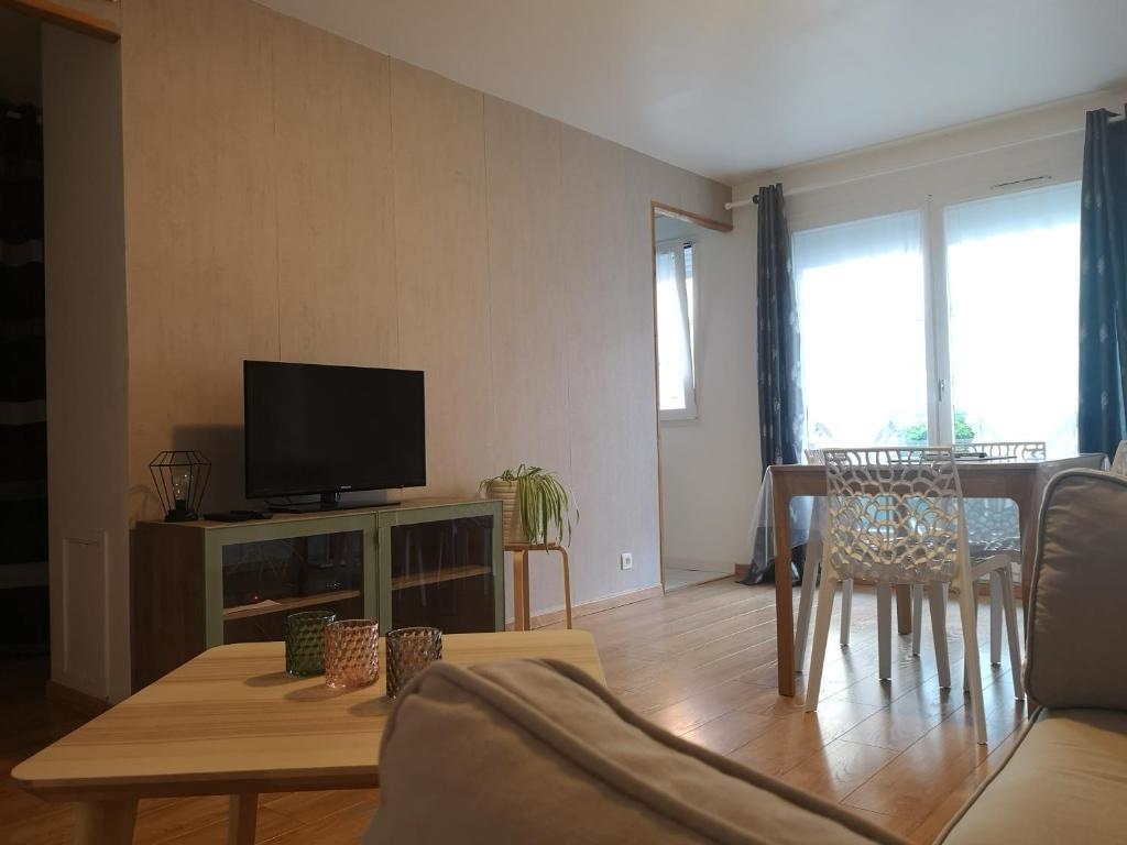 Au 96 - 4 pers - Aux portes de Lille - 3 min Métro Lomme Lambersart