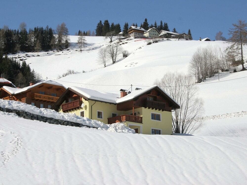 Beautiful Luxury 5 Star Chalet, 17 People With In-house Wellness Centre. A Winner!