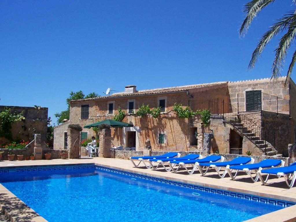 Beautiful Rustic Mallorcan House With Private Pool Near Cas Concos