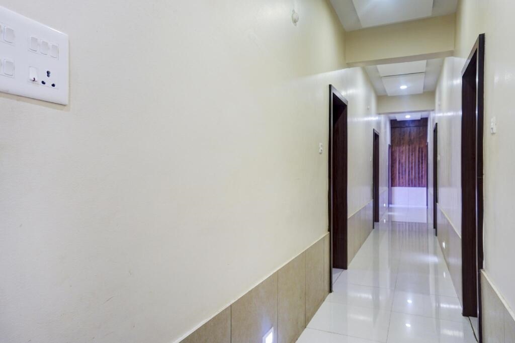 Capital O 82349 Sangam Lodge