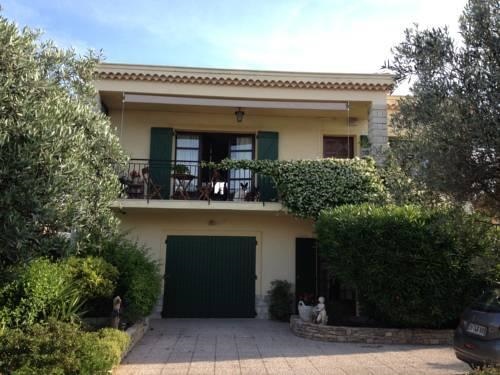 A L'ombre Des Lauriers