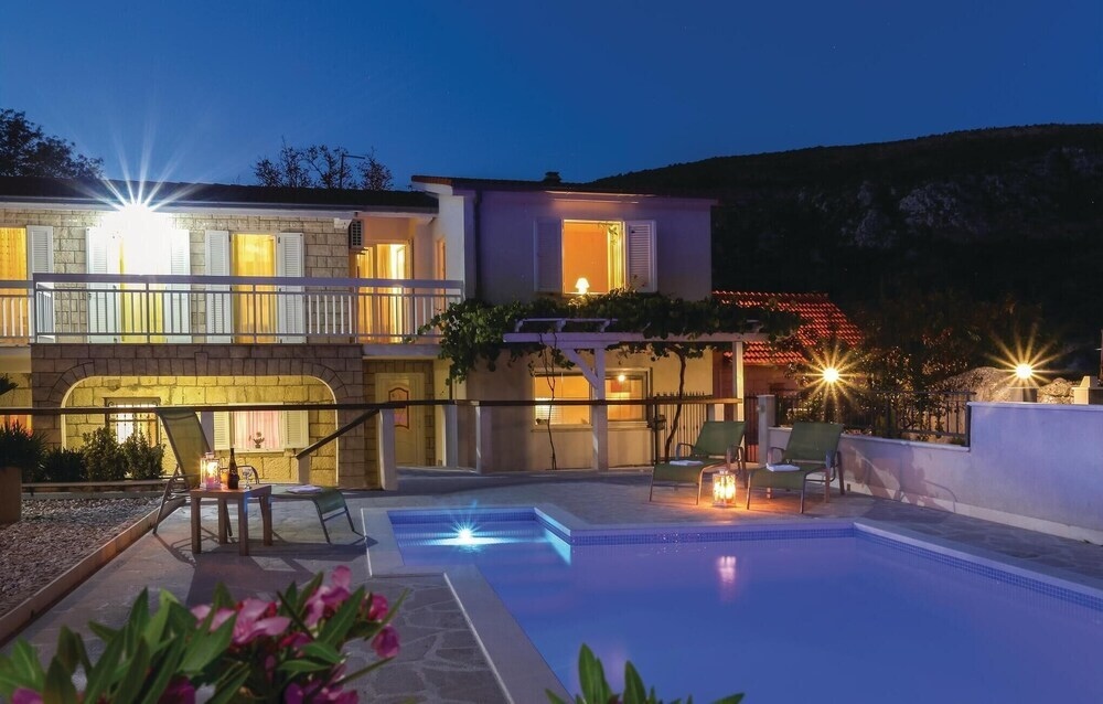 Amazing Home In Blato Na Cetini With Wifi And 4 Bedrooms