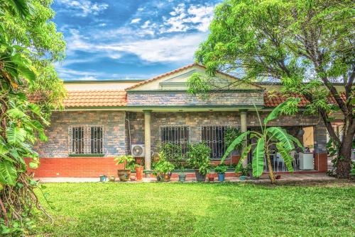 Casa Grande y Privada con Jardin