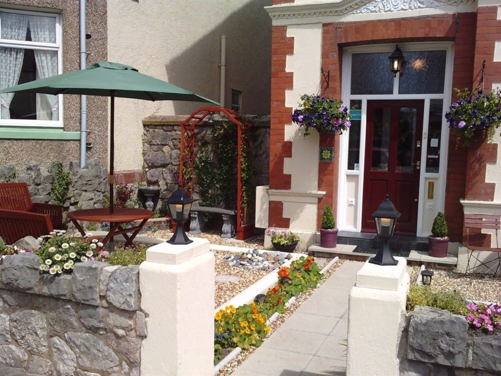 Ascot House Guest House (Adults Only)