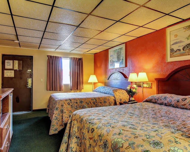 Arrowrock Inn