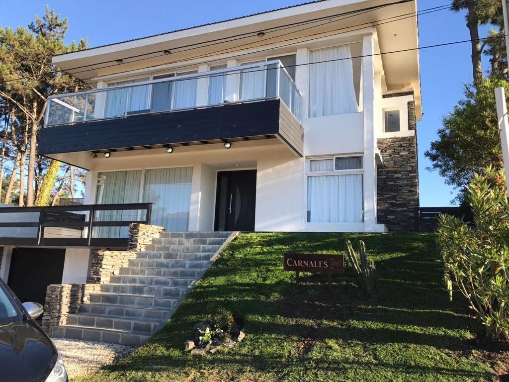 Casa Amoblada Con Vista Al Mar