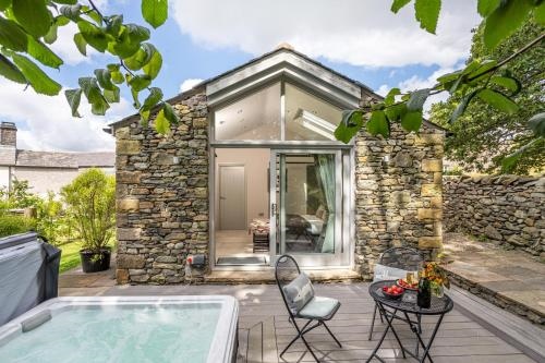The Cow Shed with hot tub