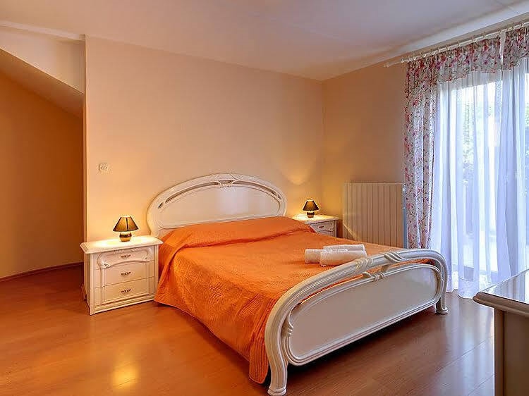7-Room Villa 380 M2 On 3 Levels - Inh 34092
