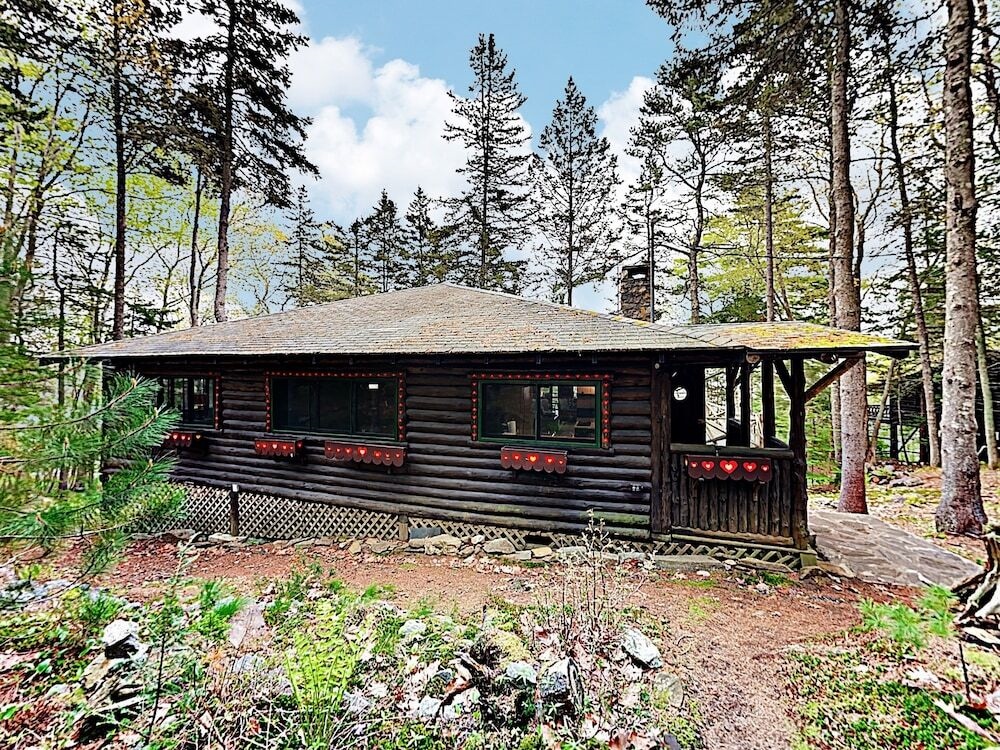 43 Crooked Pine Cabin 5 Bedrooms 2 Bathrooms Cabin