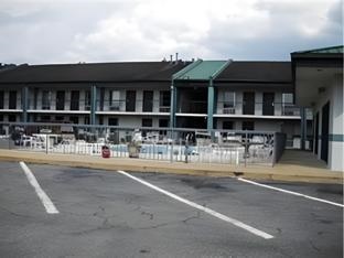 Camilla Inn & Suites