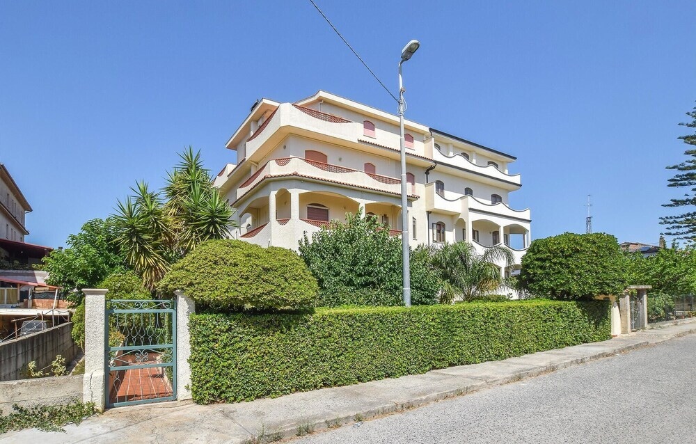 Amazing Apartment In Guardavalle Marina With 2 Bedrooms