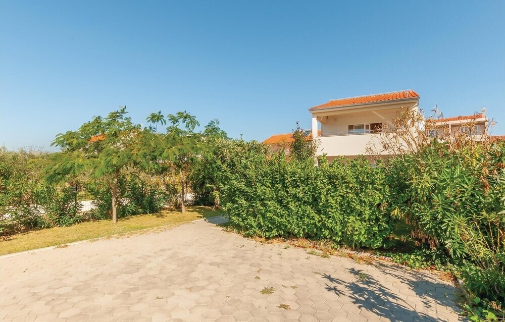 Amazing Home In Srima With Wifi And 2 Bedrooms