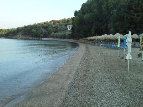 Beachfront Home For 8, Kalifteri Beach, Afissos