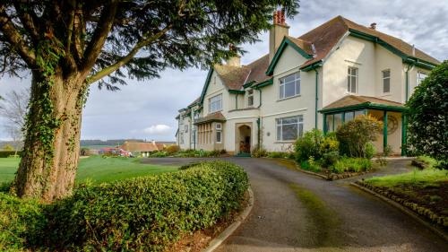 Cedar House (Adults Only)