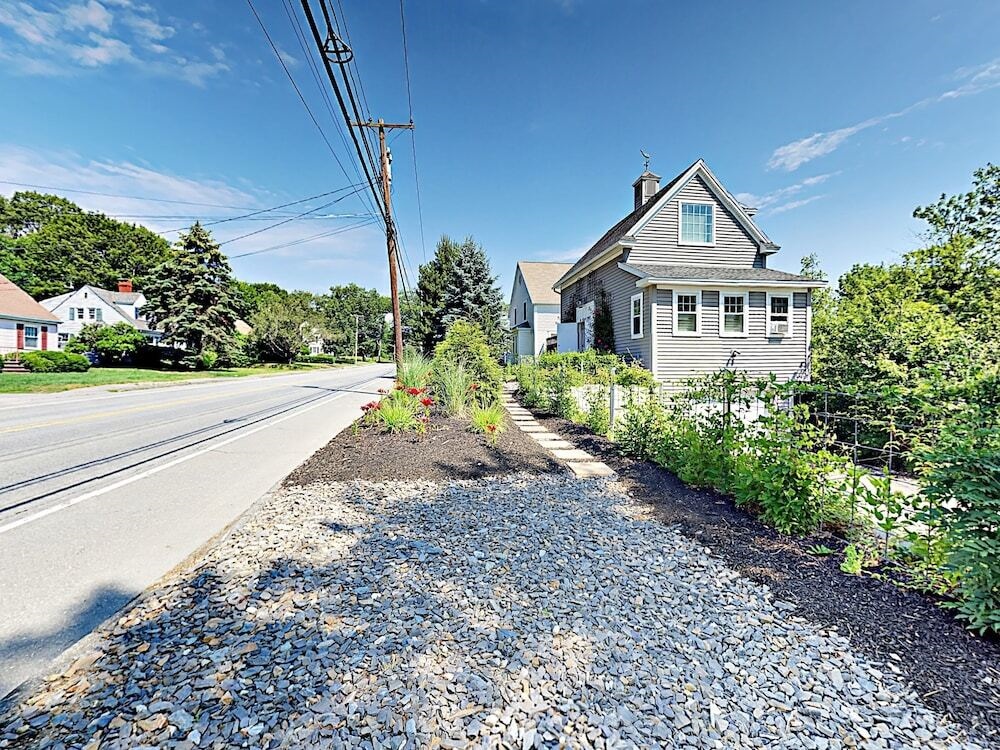 10 Ocean Street Cottage - 1 Br cottage by RedAwning