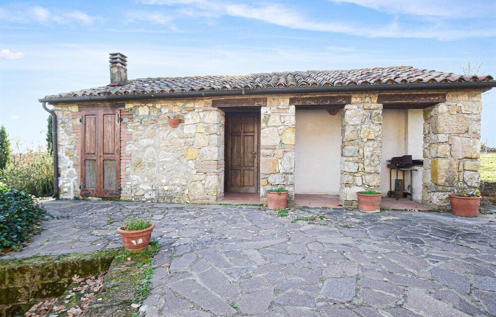 Beautiful Home In Roccalbegna With 5 Bedrooms And Wifi
