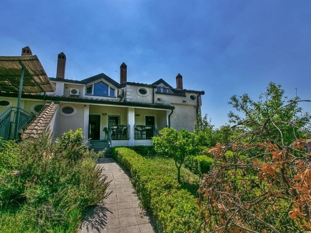 Spacious Holiday Home In San Cipriano Picentino With Terrace