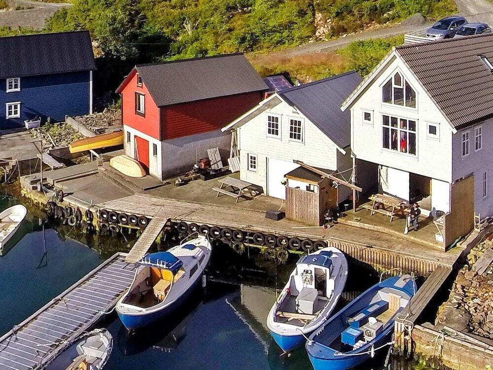 10 Person Holiday Home in Urangsvåg