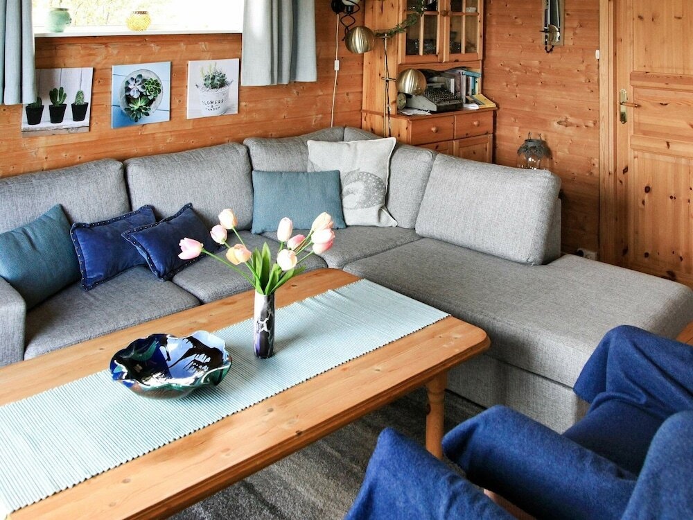 6 Person Holiday Home In Leknes