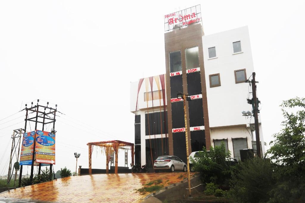 Capital O 40493 Hotel Aroma Regency