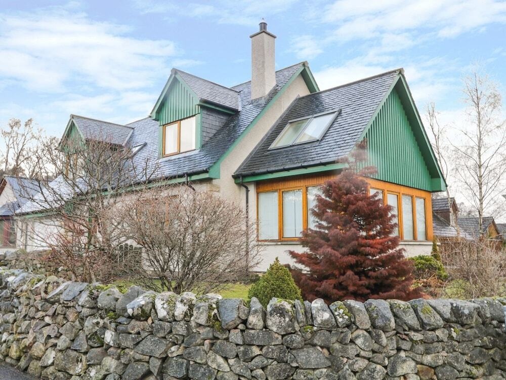 12 Loch Na Leoba Road