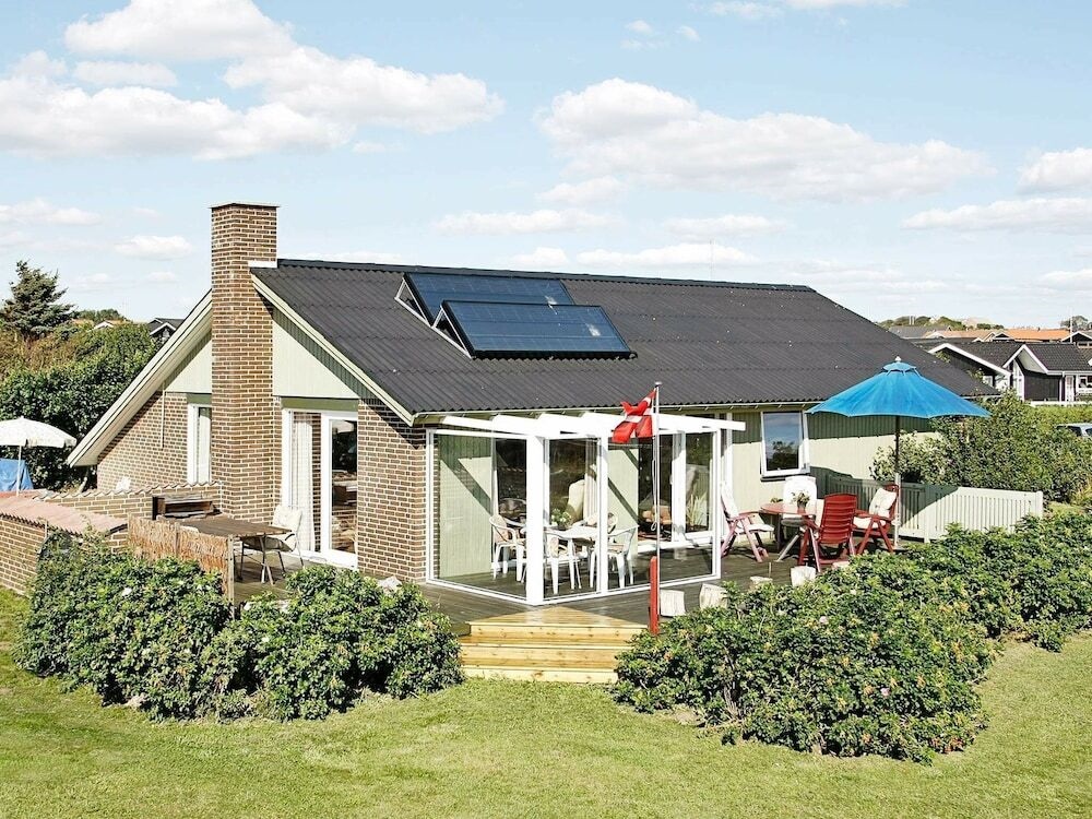Beautiful Holiday Home In Vinderup Near Sea
