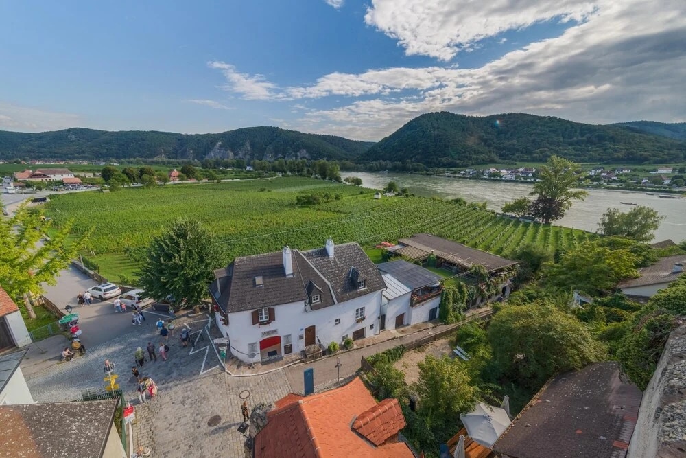 City Gate Kremser Tor With Roof Terrace Garden And Parking Lot