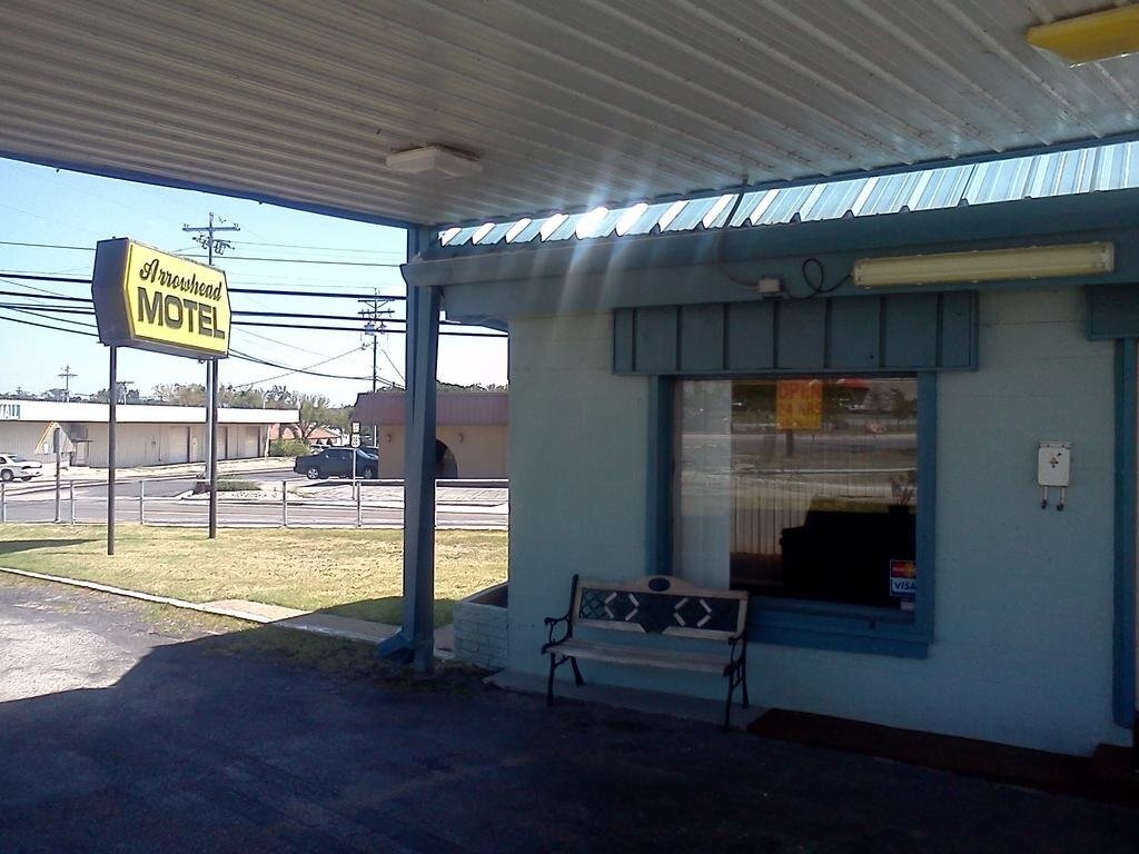 Arrowhead Motel