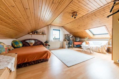 6703 Private Room 2 Persons