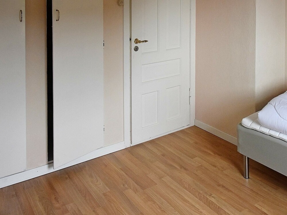 6 Person Holiday Home In Bakkasund