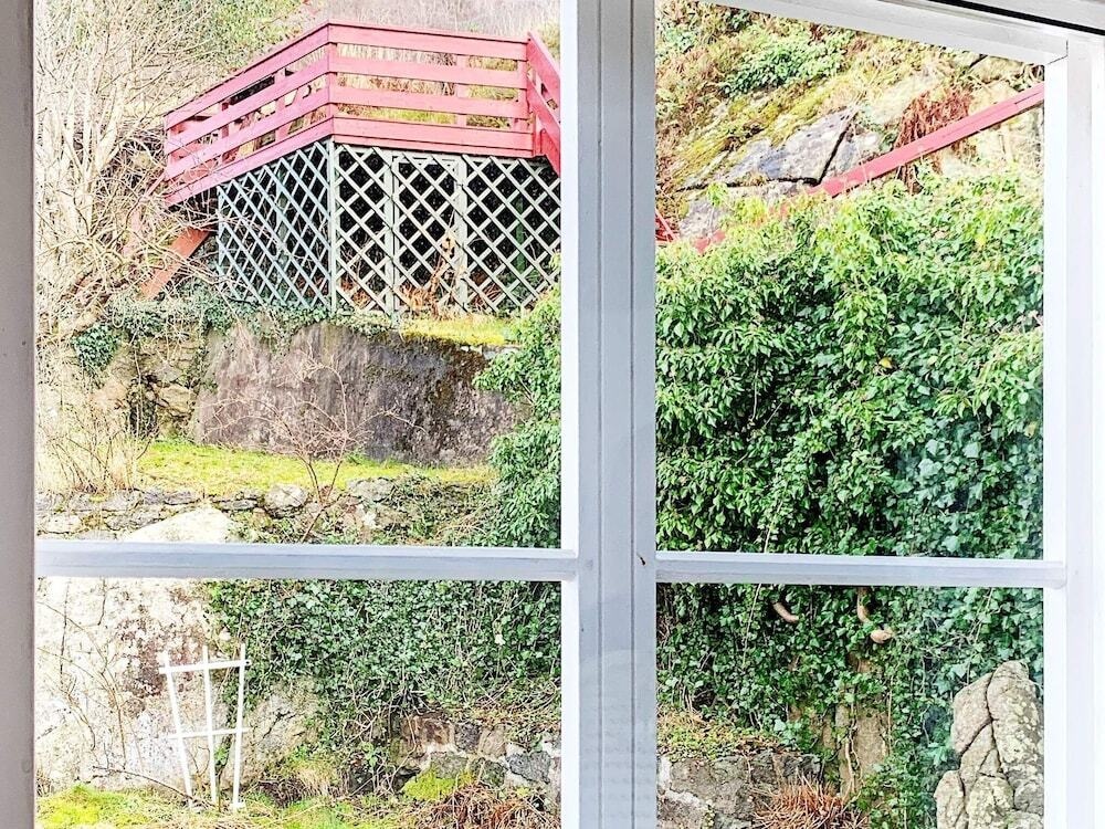 5 Person Holiday Home In Hidrasund