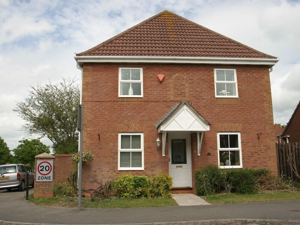 2 Chambers Avenue