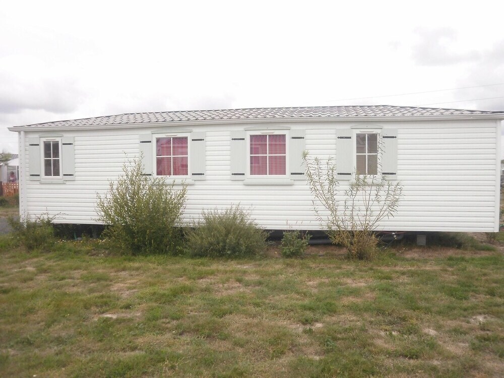 Bungalow With 2 Bedrooms In Le Fenouiller, With Pool Access And Furnis