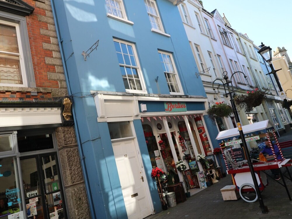 2 Emma Place, Bodmin