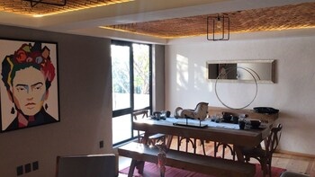 Casa Almendro - Near Union Garden