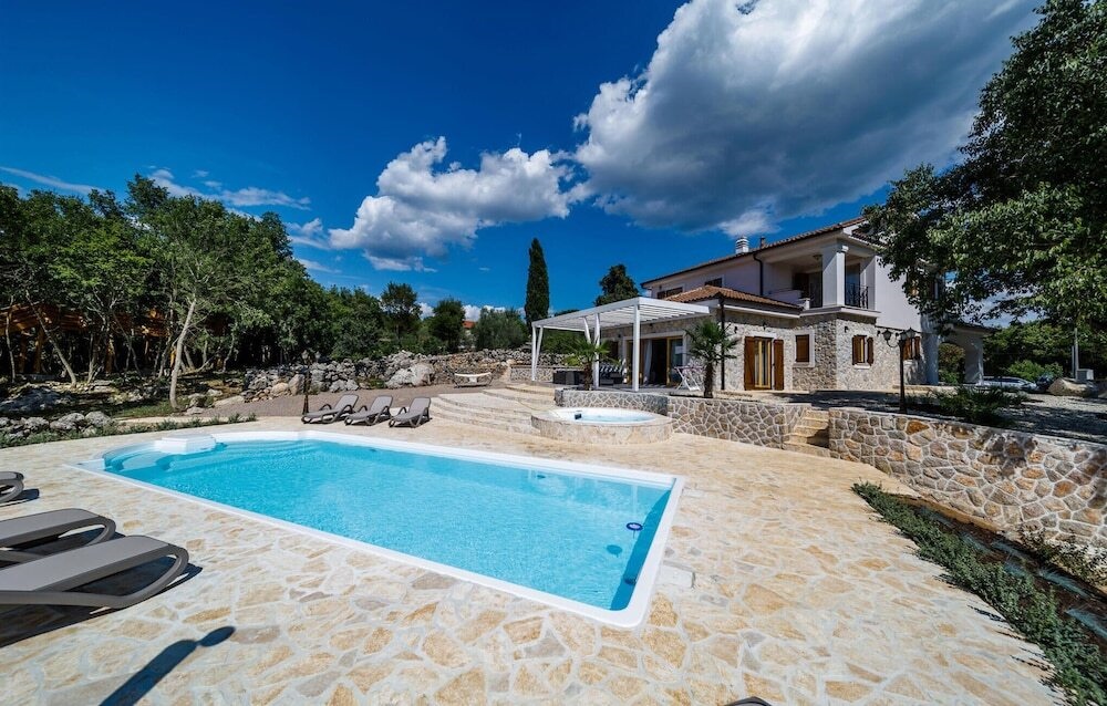 Amazing Home In Krk With Sauna, Wifi And 4 Bedrooms