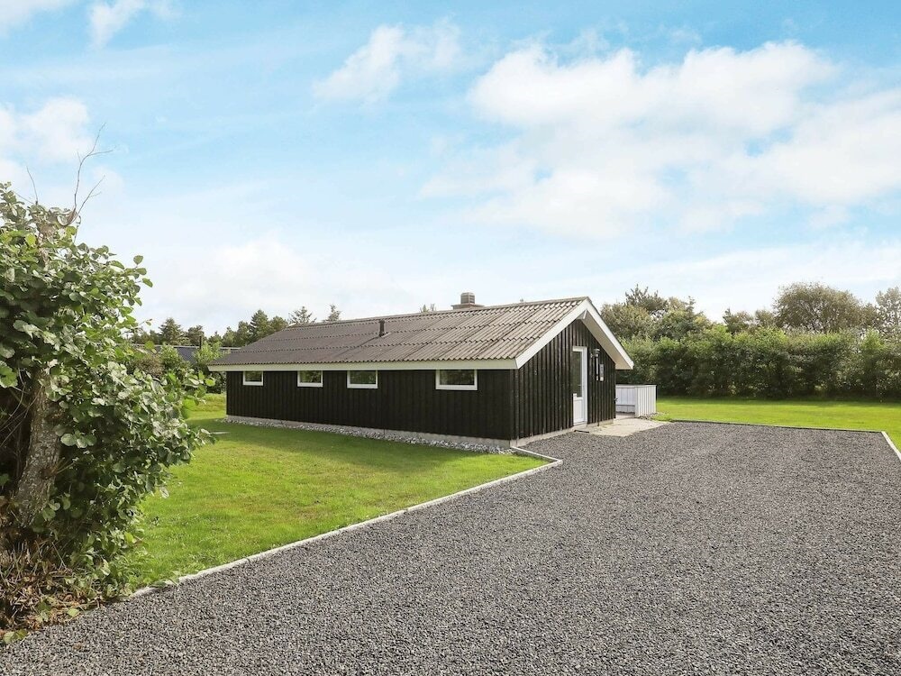 Beautiful Holiday Home in Bl vand With Sauna