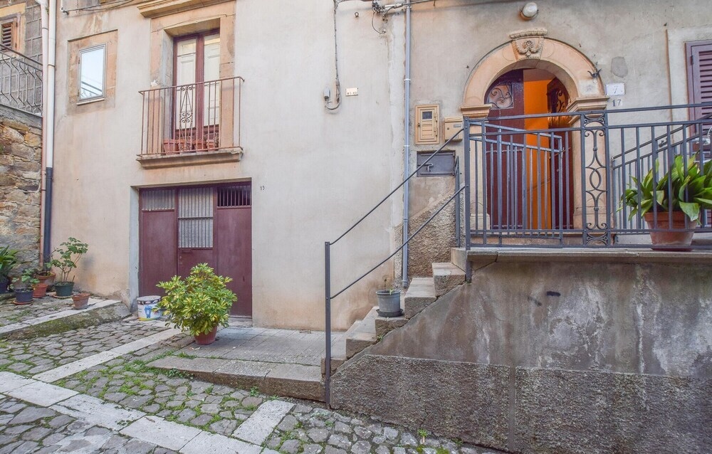 Amazing Home In Mistretta With 3 Bedrooms