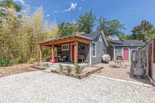 Cameron Park Bungalow Cottage